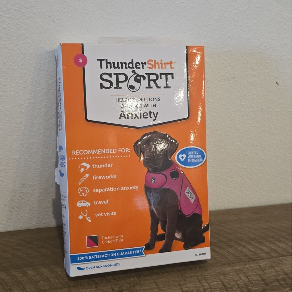 Thunder Shirt Sport for Dogs Fuchsia Small 15-25 Lbs Fireworks Travel Vet Visits